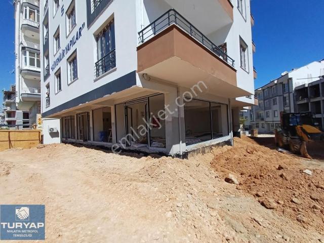 Turyap Metropolden Vali Konağı Ana Cad Üzeri Kiralık Köşe Dükkan
