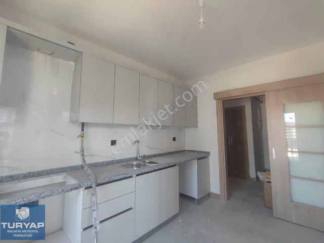 Turyap Metropol'den Zafer Mah.tokilerde Kiralık 3+1 Daire