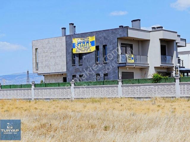 Turyap Söğütönünden Müstakil Bahçeli Satılık 4+1 Asansörlü Villa