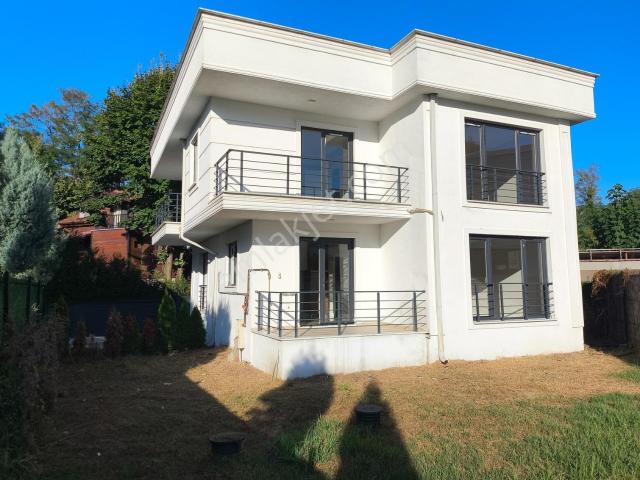 Turyap Sapanca İpekyolu Sitede Müstakil Bahçeli 4+1 Sıfır Villa