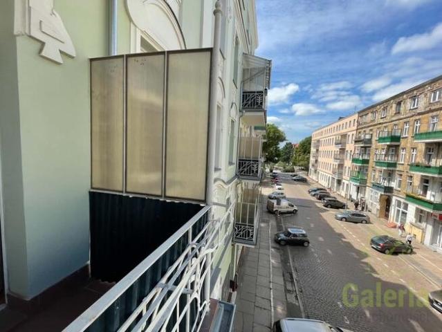 Turzyn, 2 pokoje z balkonem, 330 cm wys 47,48 m²