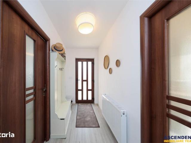 Tur live! Vila apreciabila, Sanpetru, toate utilitatile, iluminat stradal