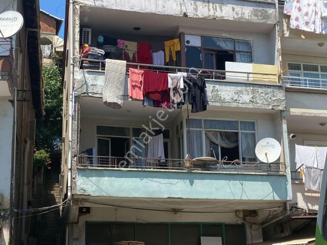 Turan Caddesi Üzerinde, Yola Cephe – 3 Daire + 1 Dükkanlı Bina