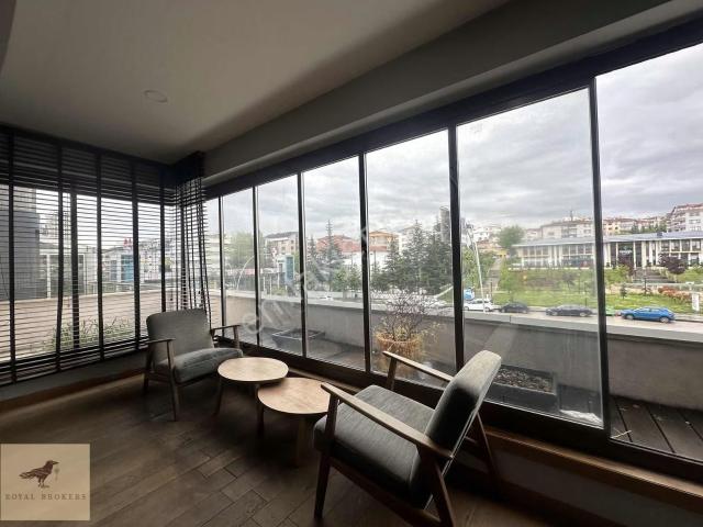 Turan Güneş Bulvarı Üzerinde Yapılı, Teraslı Kiralık Ofis