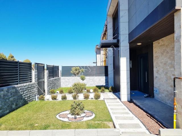 Turanlardan. orduzu Gölet Manzaralı Lüks Villa
