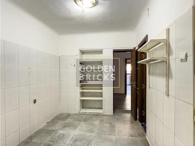 Turda | Calea Grivitei | Metrou 4 minute | Curte | Parcare