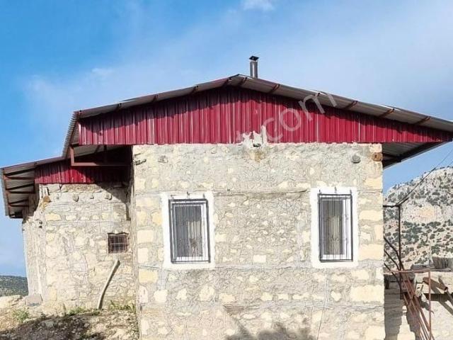 Türe Gayrimenkulden Mut Çömelekte Satılık Taş Ev