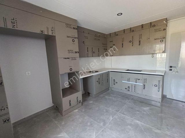 Turgutlu Kiralık Ergenekon Mah 100m2 2+1 Oda 1. Kat Asansörlü Otoparklı Doğalgazlı Daire