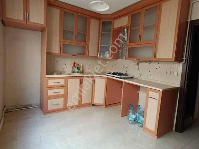 Turgutlu Satılık Cumhuriyet Mah 130m2 3+1 Oda Dükkan Üstü 1. Kat Doğalgazlı Balkonlu Daire