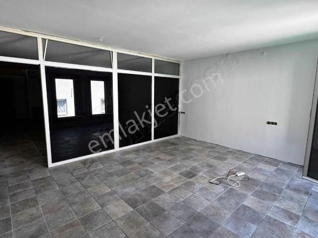 Turgutreis Meydan 1+1 60m2 Ofis