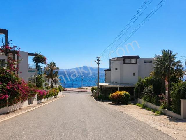 Turgutreis Yalıda Denize Yürüme Mesafede Eşyalı Satılık 2+1daire