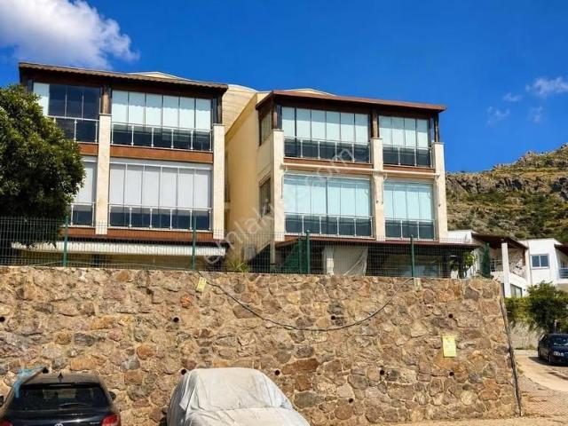 Turgutreis'te Havuzlu Sitede Geniş Deniz Manzaralı 3+1 Daire