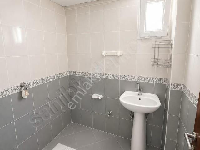 Türk iş Citymall Yanında Kiralık Merkezi 2+1 Mutfak Salon Ayrı