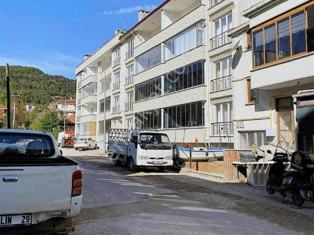 Türkan Emlakta Otogar Mevkiin De Satılık Daire