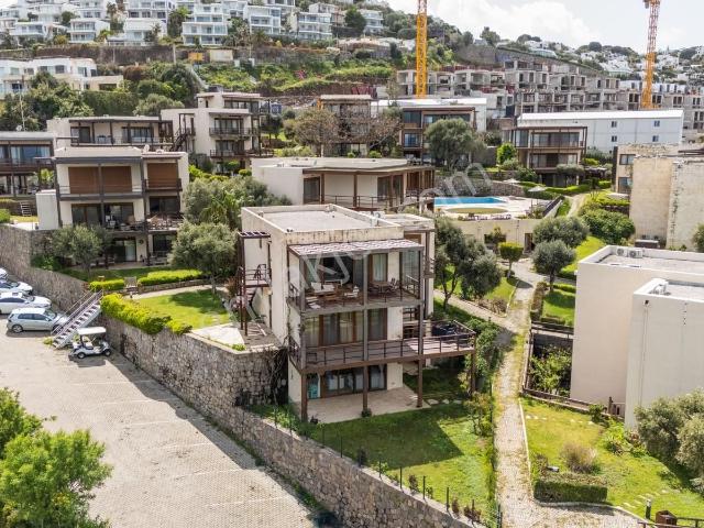 Türkbükü Hebil Doğa Hanımeli Sitesinde İskeleli Kiralık 3+1