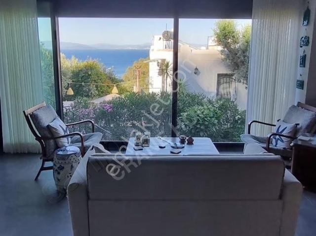 Türkbükü Hekimköy'de Deniz Manzaralı Teraslı Bahçe Kullanımlı