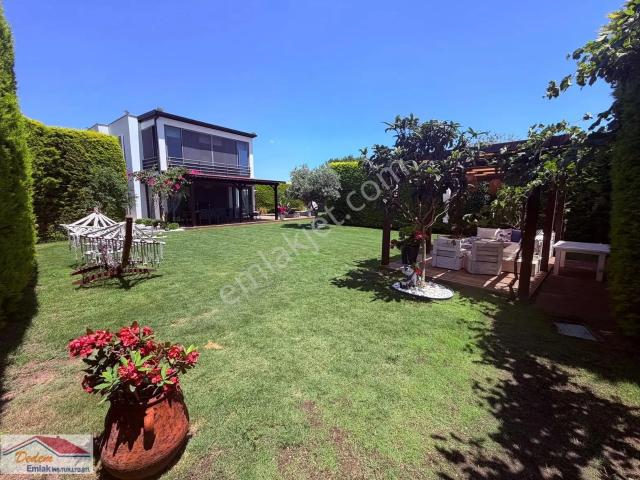 Türkbükü Merkezde İzoleli Müstakil Geniş Bahçe Havuzlu Villa
