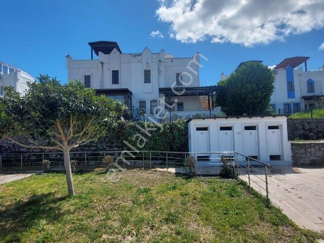 Türkbükü Sanatçılar Sitesi 2 + 1 Havuzlu Site