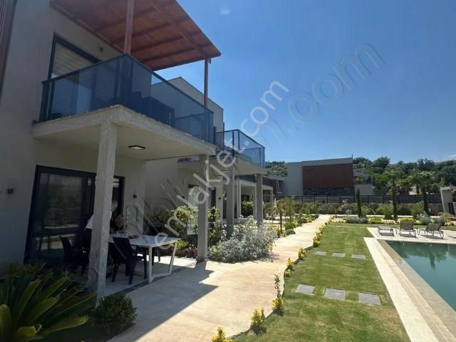 Türkbükü'nde Denize 300 M | Havuzlu Sitede Kiralık 2+1 Üst Kat
