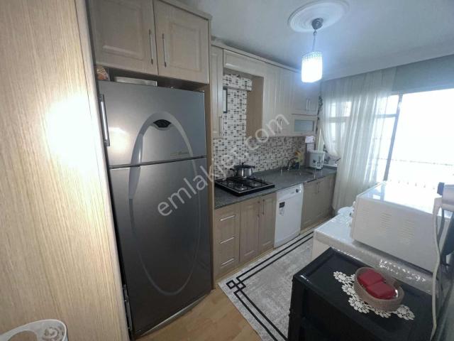 Türker Emlak 2+1 85m2 Ara Kat Bakımlı Cadde Yakını