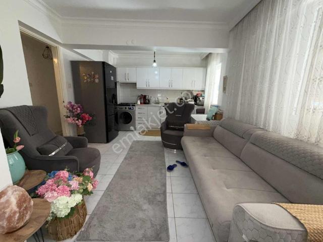 Türker Emlak 3+1 100m2 Ara Kat İnönü Cad Ve Sahil Yakını