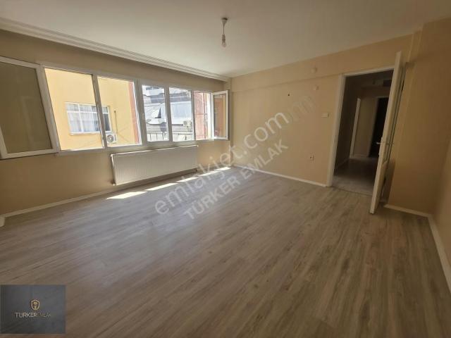 Türker Emlak merkezde Sıfır Tadilatlı, Teraslı 2+1 Kiralık Daire