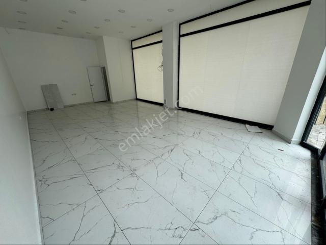 Türkiye Emlak Bayrampaşa 50m² Kiralık Cadde Üzeri Köşe Başı Dükkan