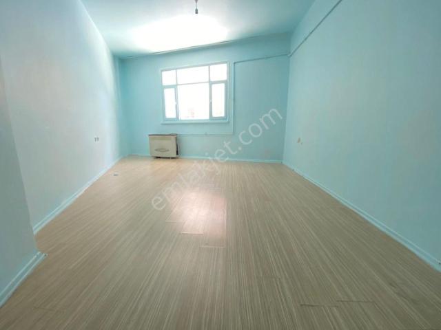 Türkiye Emlak'tan Fatih Mah 2+1 Y.giriş 95m2 Daire Kod 2499