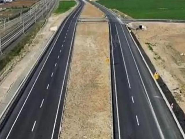 TÜRKOBA MAH SİNCANTEMELLİ ASVALTINA CEPHE KELEPİR TARLA
