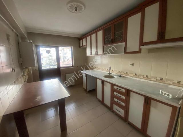 Turkuaz Emlakdan Boğaziçi Ana Caddede 4+2 Uygun Fiatlı Daire