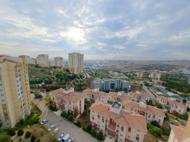 Turkuazda Bakımlı Ilkokul Yakını 3+1 Kiralık
