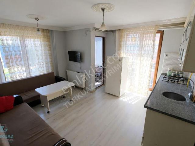 Turkuaz'dan Çarşı Merkez'de Eşyalı 1+1 Kiralık Daire