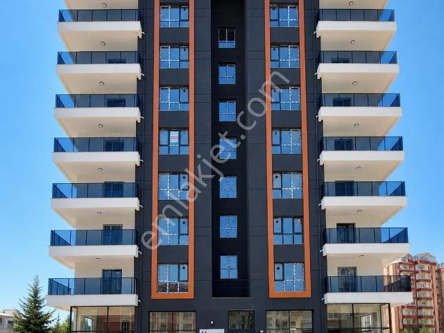 Turkuazdan Hastane Karşısı Masrafsız Geniş Kiralık Dükkan
