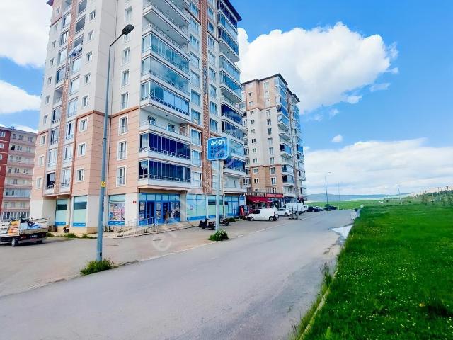 Turkuaz'dan Site İçinde Aydınlık Ve Ferah 3+1 Kiralık Daire