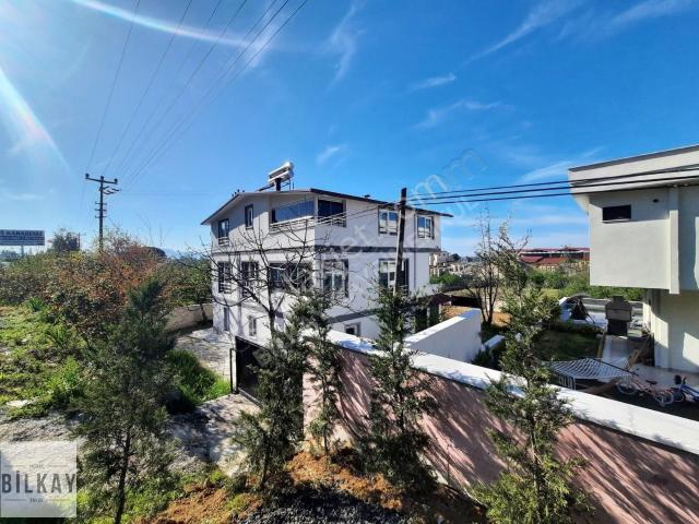 Turnasuyunda Müstakil Tribleks Villa