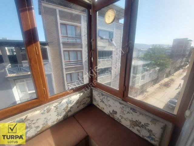 Turpa Lotus'tan Torbalı Merkez'de Tadilatlı 3+1 Kiralık Daire