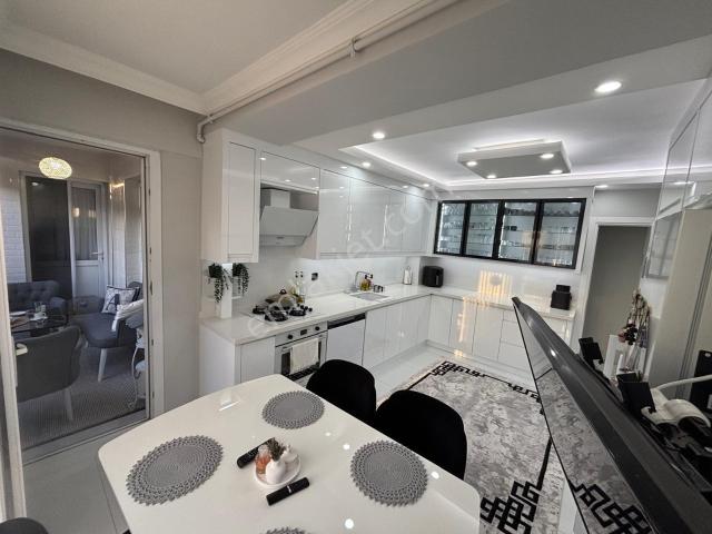 Turpa Lotus'tan Geniş, Full Yapılı, Özel Tasarım, Satılık 2+1