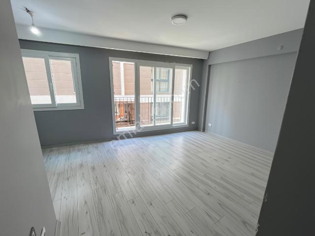 Turpa'dan Üçyol Metro Yakını 1+1 Arakat Kiralık Daire