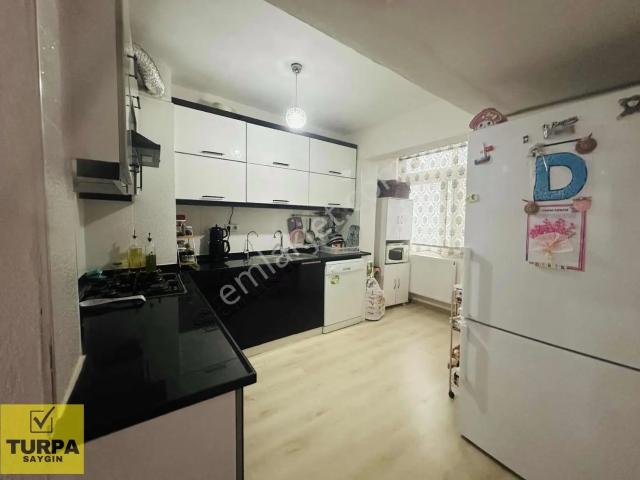 Turpadan Yeşilyurt 2+1 Cadde Üzeri Doğalgazlı İçi Yapılı Satılık