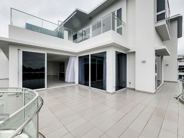 Turquoise D4, Condominium