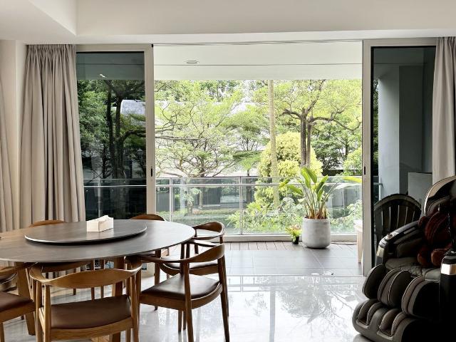 Turquoise D4, Condominium