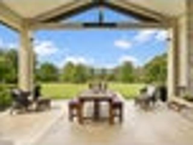Tuscan Inspiration 1 Ha Park like Setting