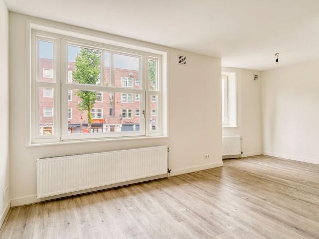 Tussenverdieping appartement te huur in Amsterdam