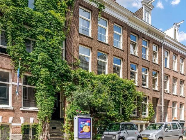 Tussenverdieping appartement te huur in Amsterdam