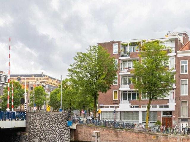 Tussenverdieping appartement te huur in Amsterdam