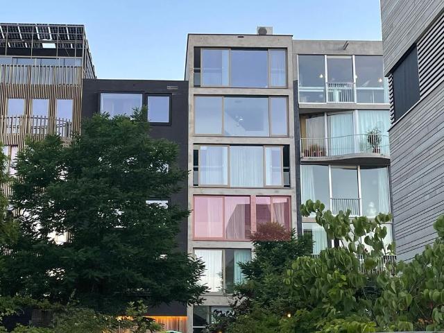 Tussenverdieping appartement te huur in Amsterdam