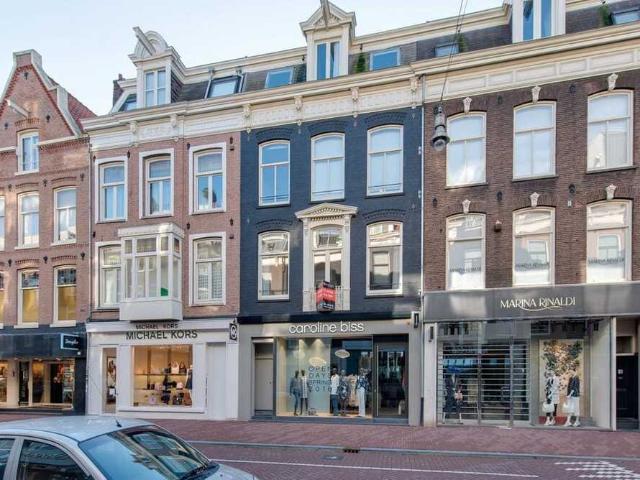 Tussenverdieping appartement te huur in Amsterdam