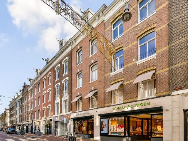 Tussenverdieping appartement te huur in Amsterdam