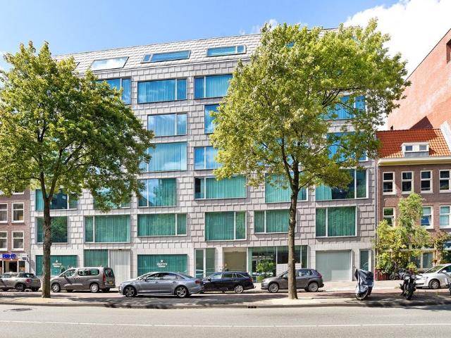 Tussenverdieping appartement te huur in Amsterdam