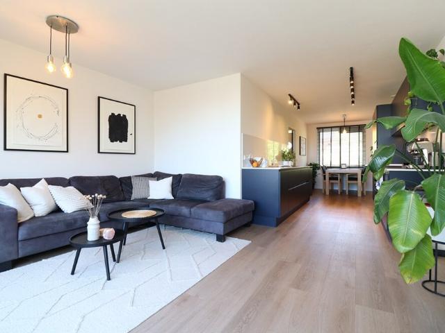 Tussenverdieping appartement te huur in Amsterdam